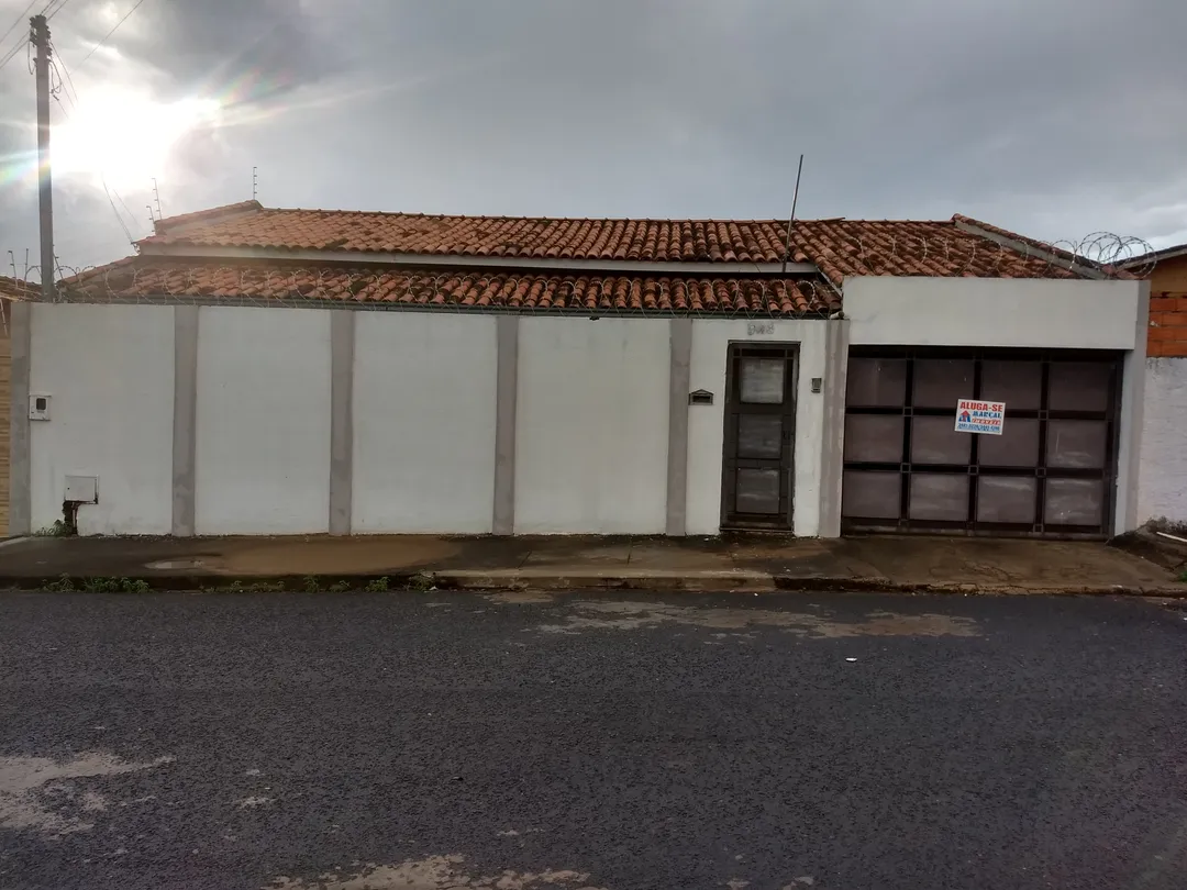 Casa para alugar no bairro Santa Terezinha