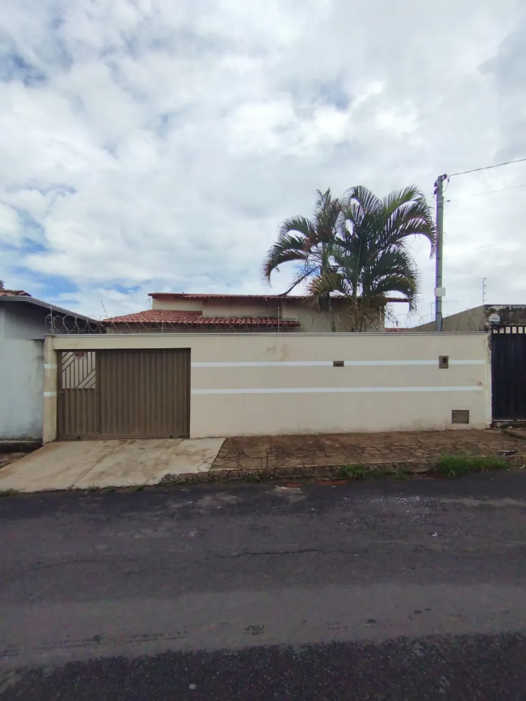 Casa para alugar no bairro Parati