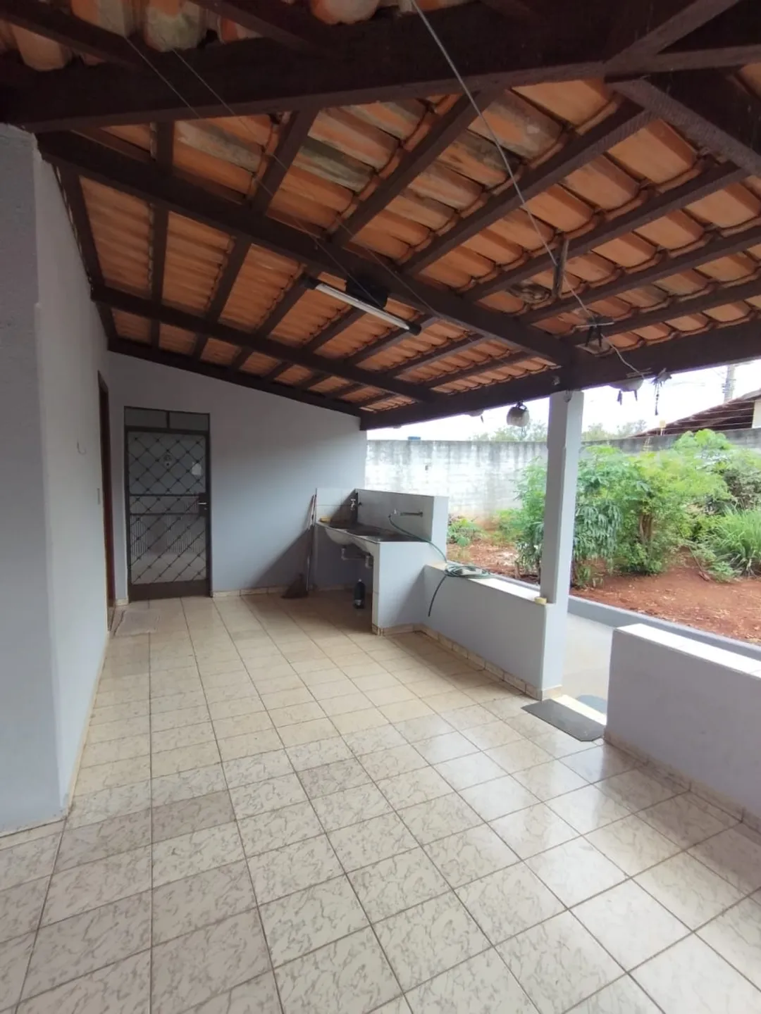 Casa para alugar no bairro Santa Terezinha