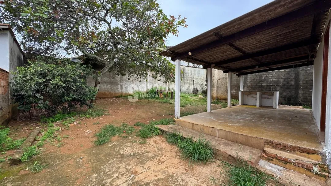 Casa à venda no bairro Santa Terezinha