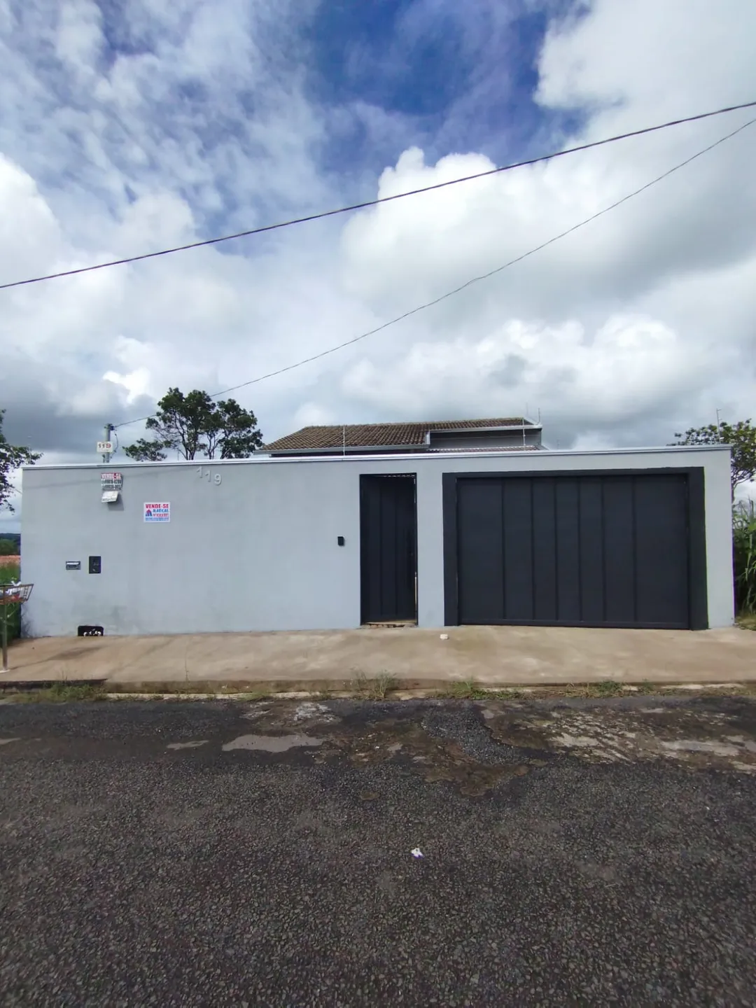 Casa à venda no bairro Village II